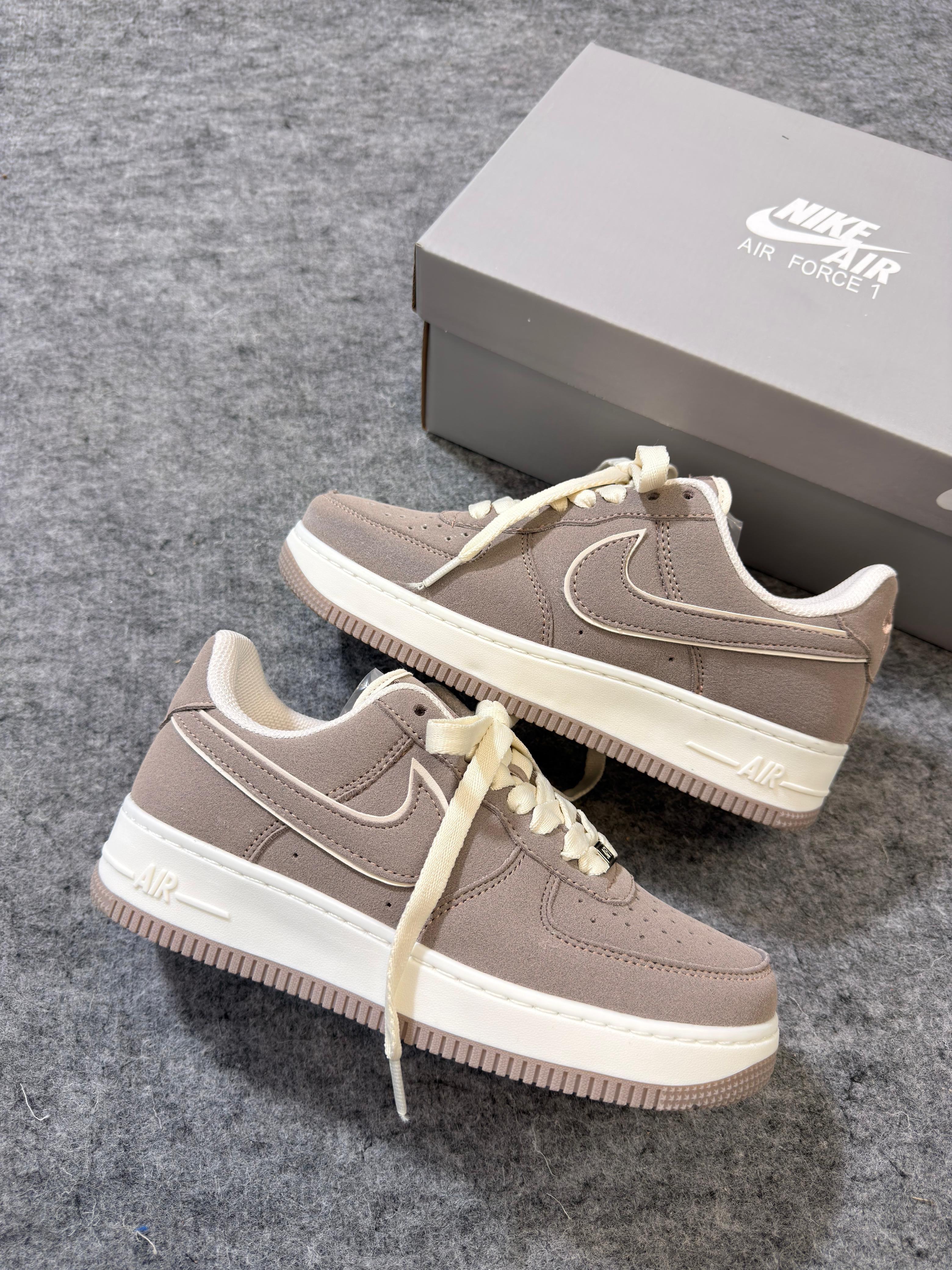 AF1 Cinza Nobuck (Lançamento)