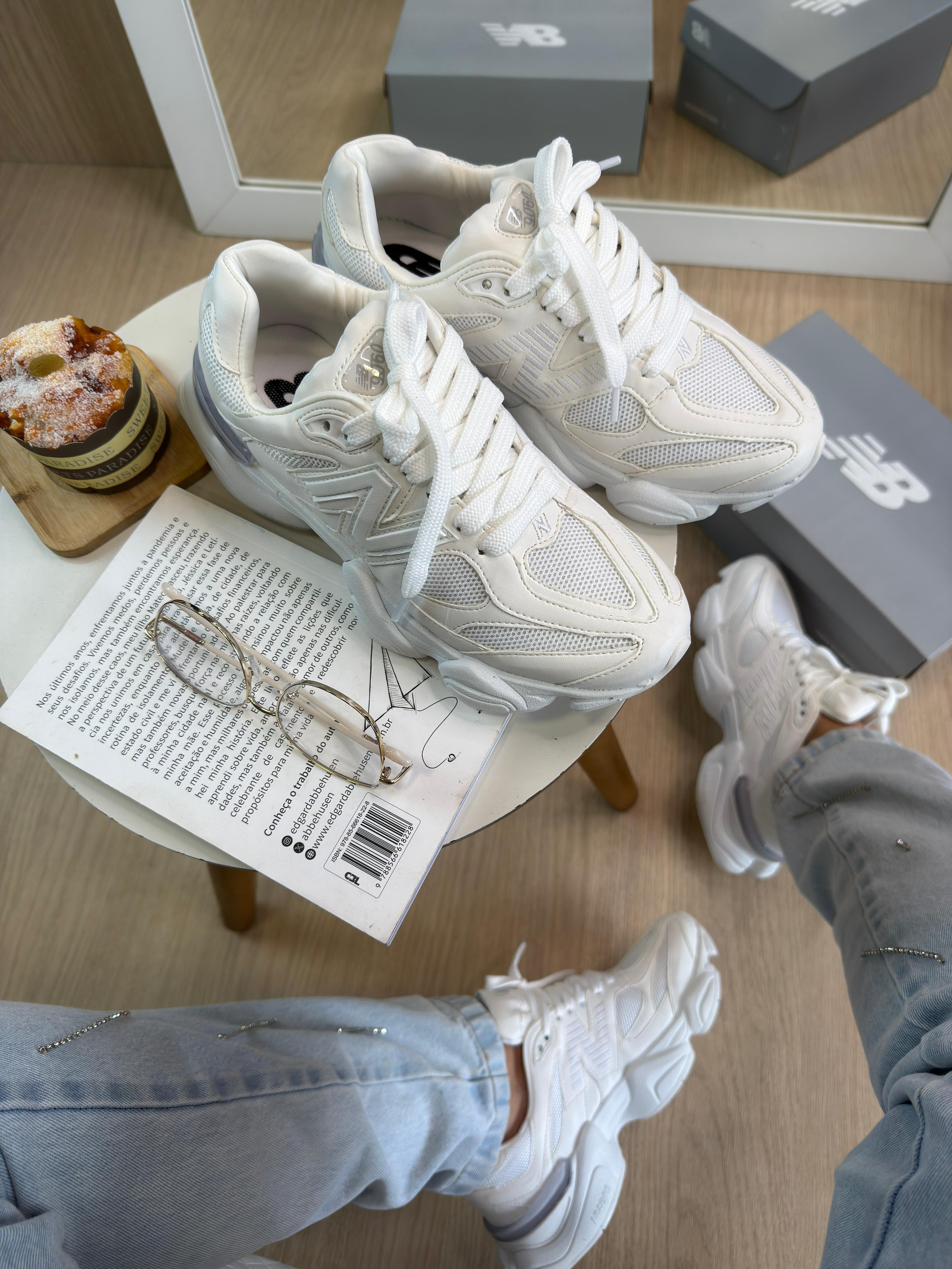 NB 9060 Triple White (Lançamento 2026)