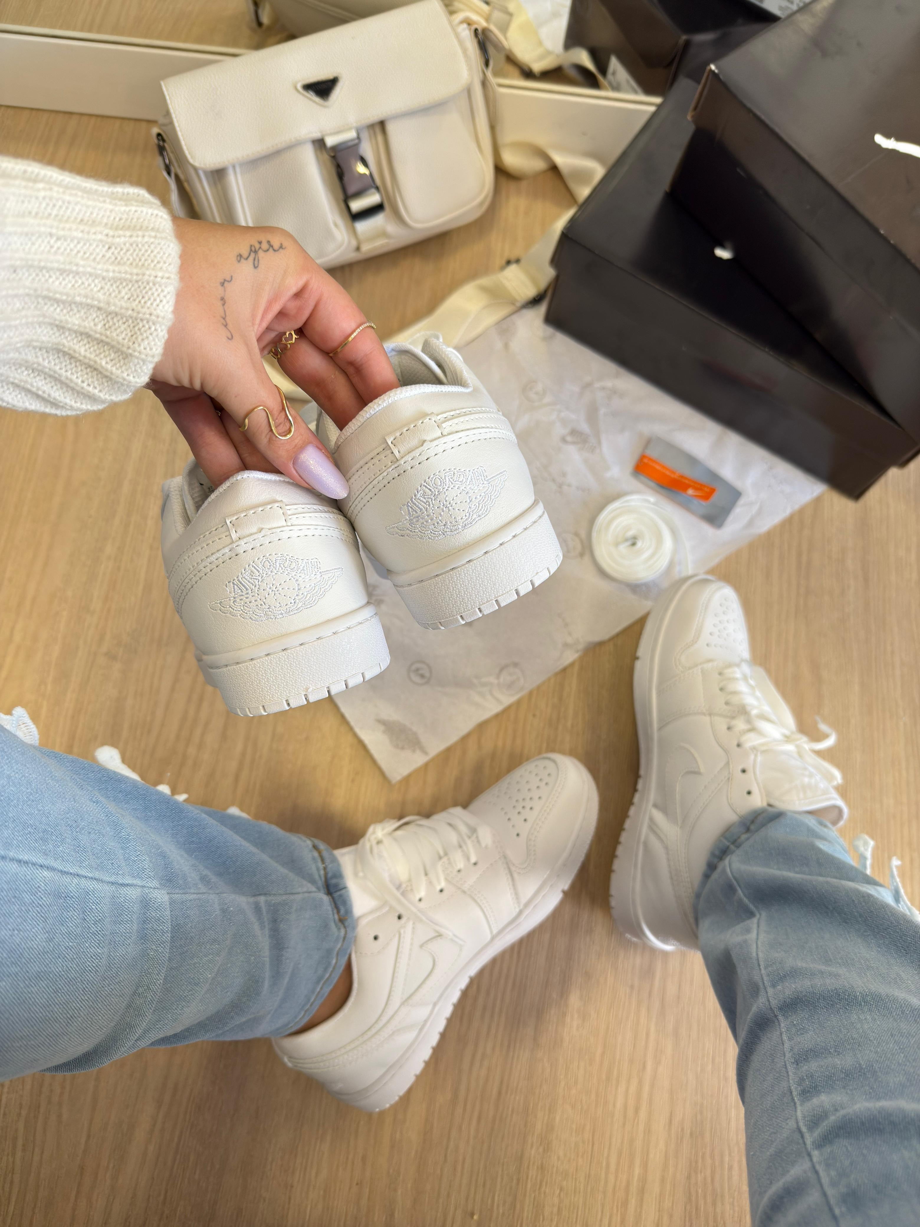 Nk Jordan Low Triple White