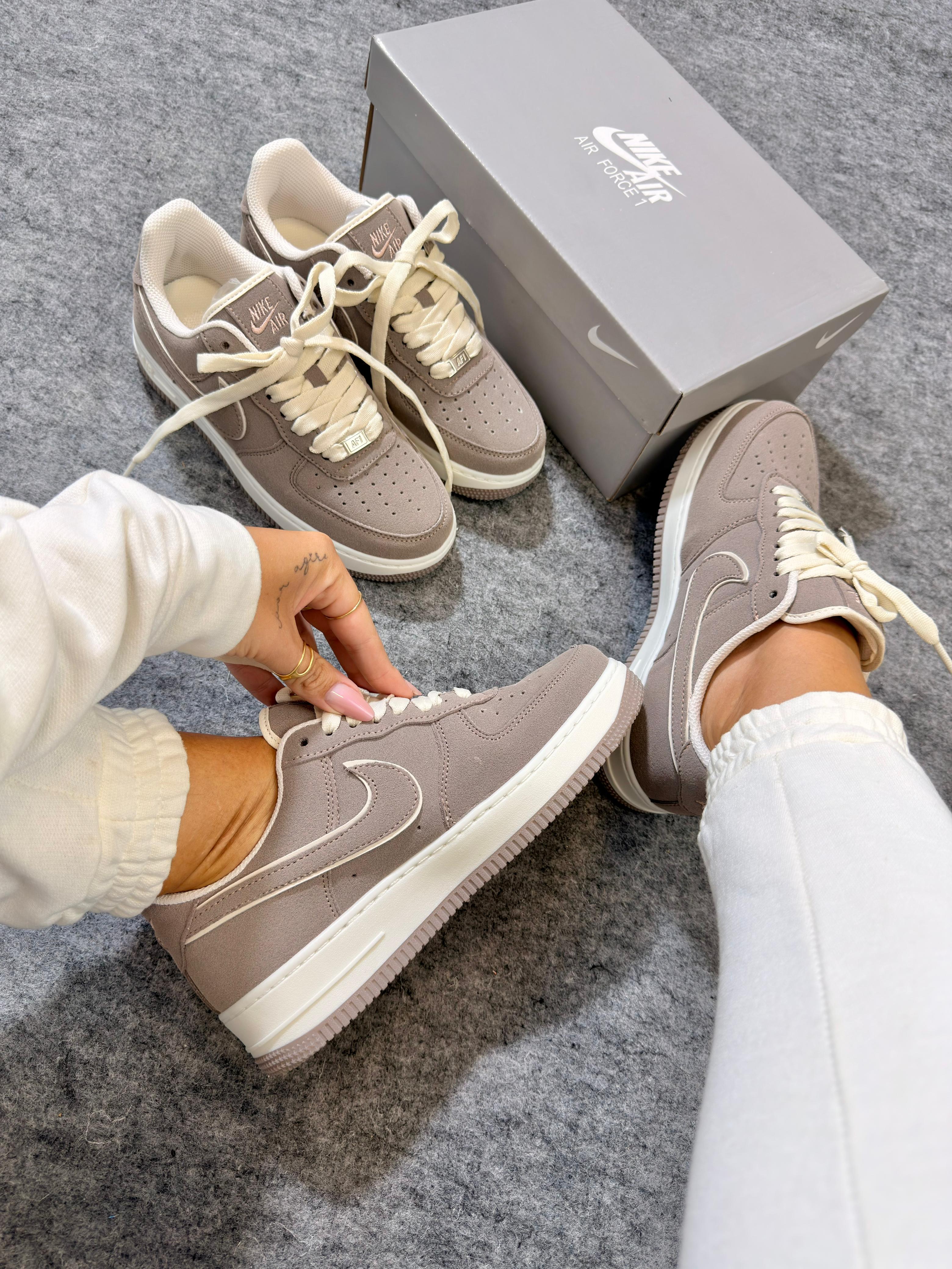 AF1 Cinza Nobuck (Lançamento)