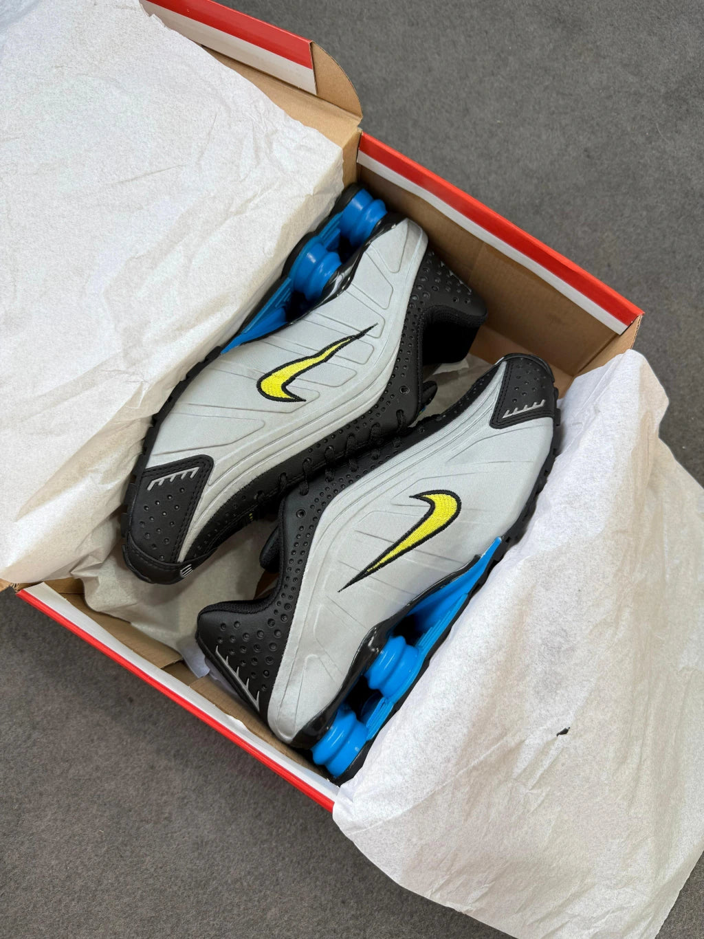 Tênis NK Shox R4 BR 2026