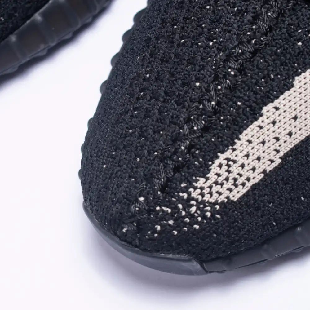 Yeezy 350 v2 Oreo