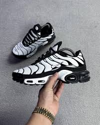 NK Air Max TN Plus Oreo Reverse