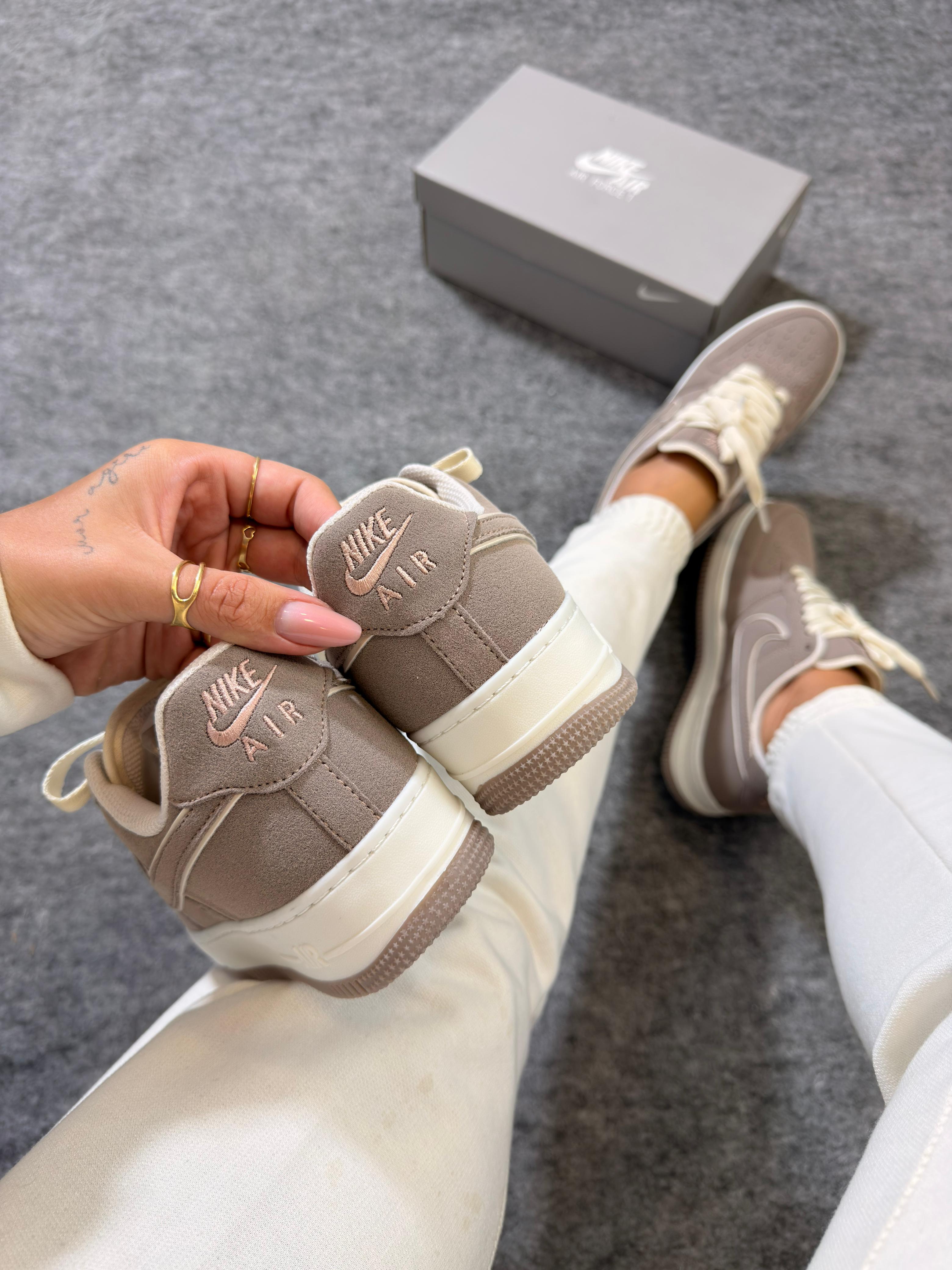 AF1 Cinza Nobuck (Lançamento)