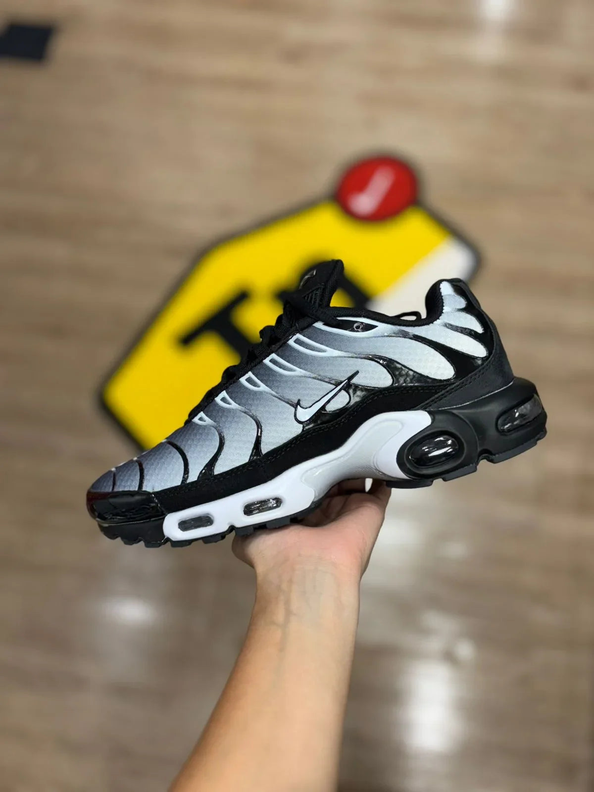 Air Max TN Plus Grey