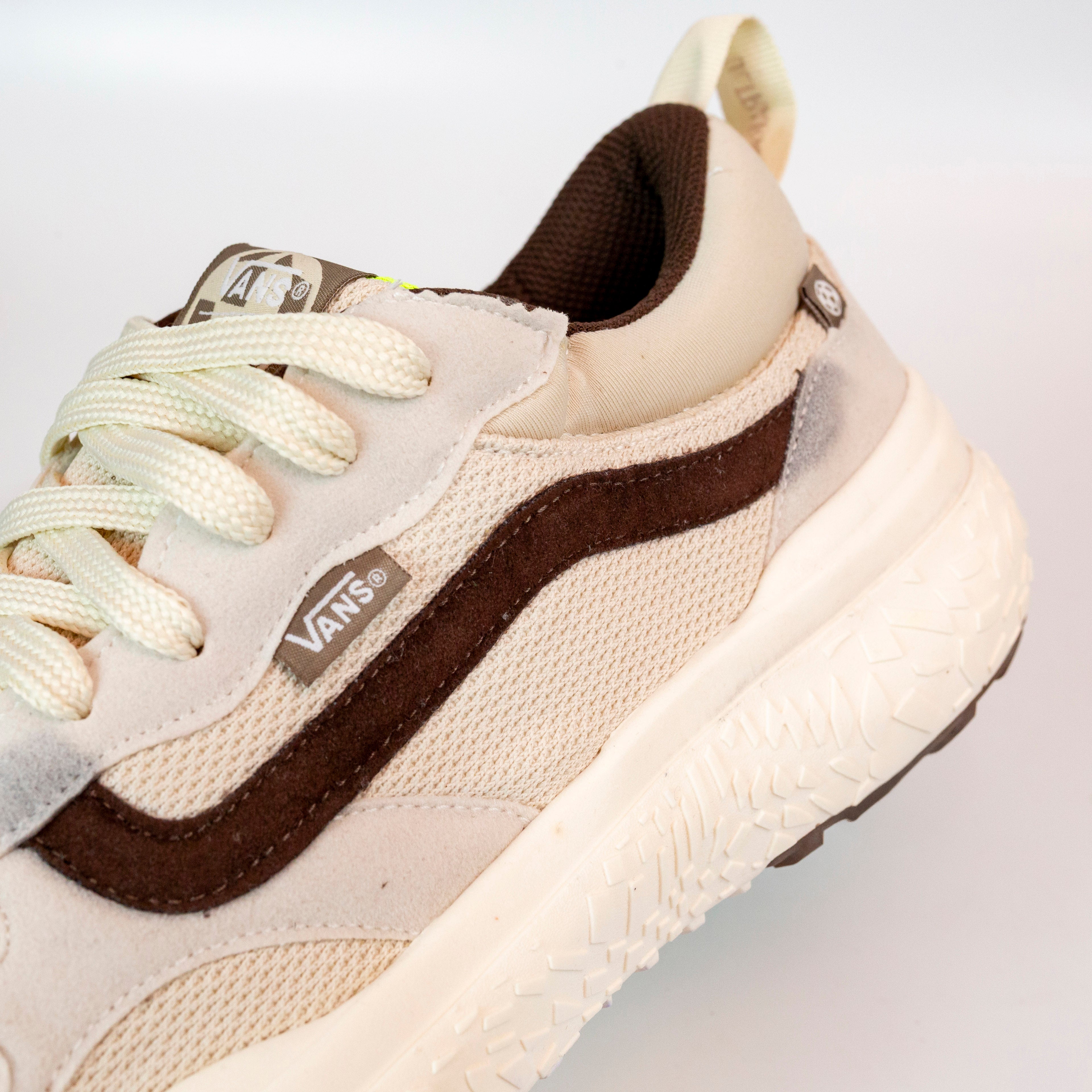 VNS NEO BRANCO/MARROM (LANÇAMENTO)