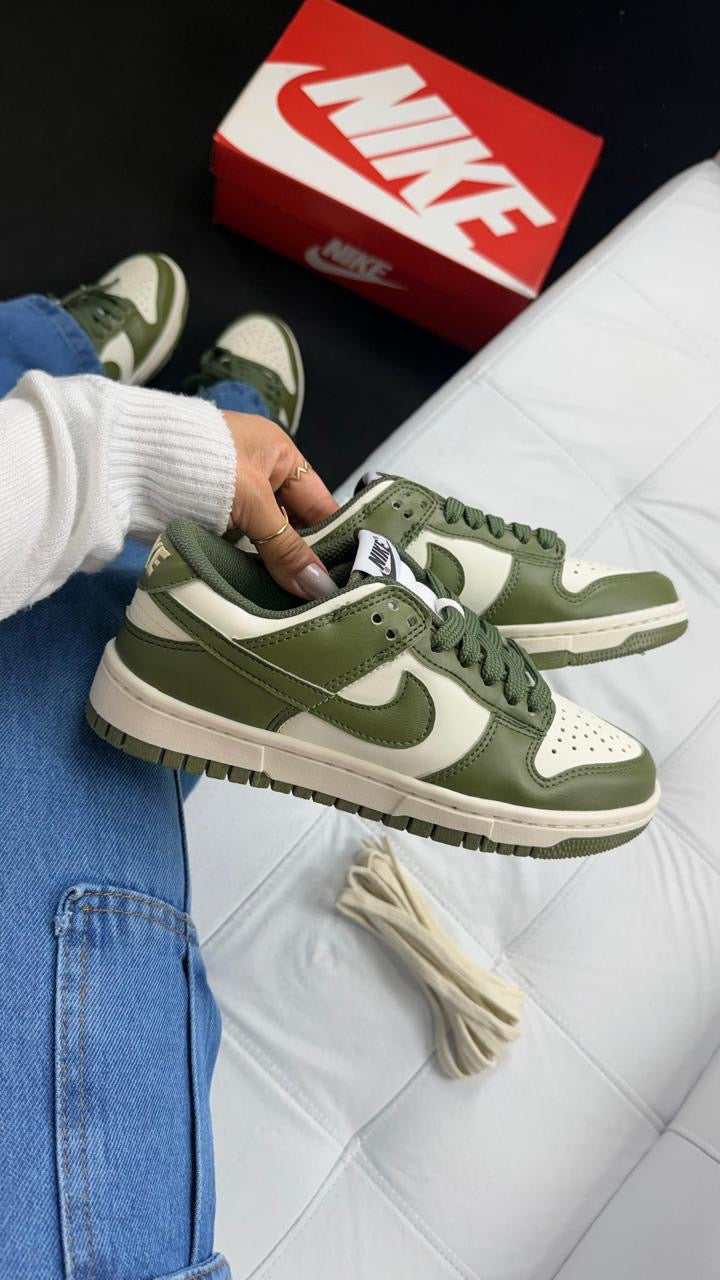 Dunk Low Medium Olive